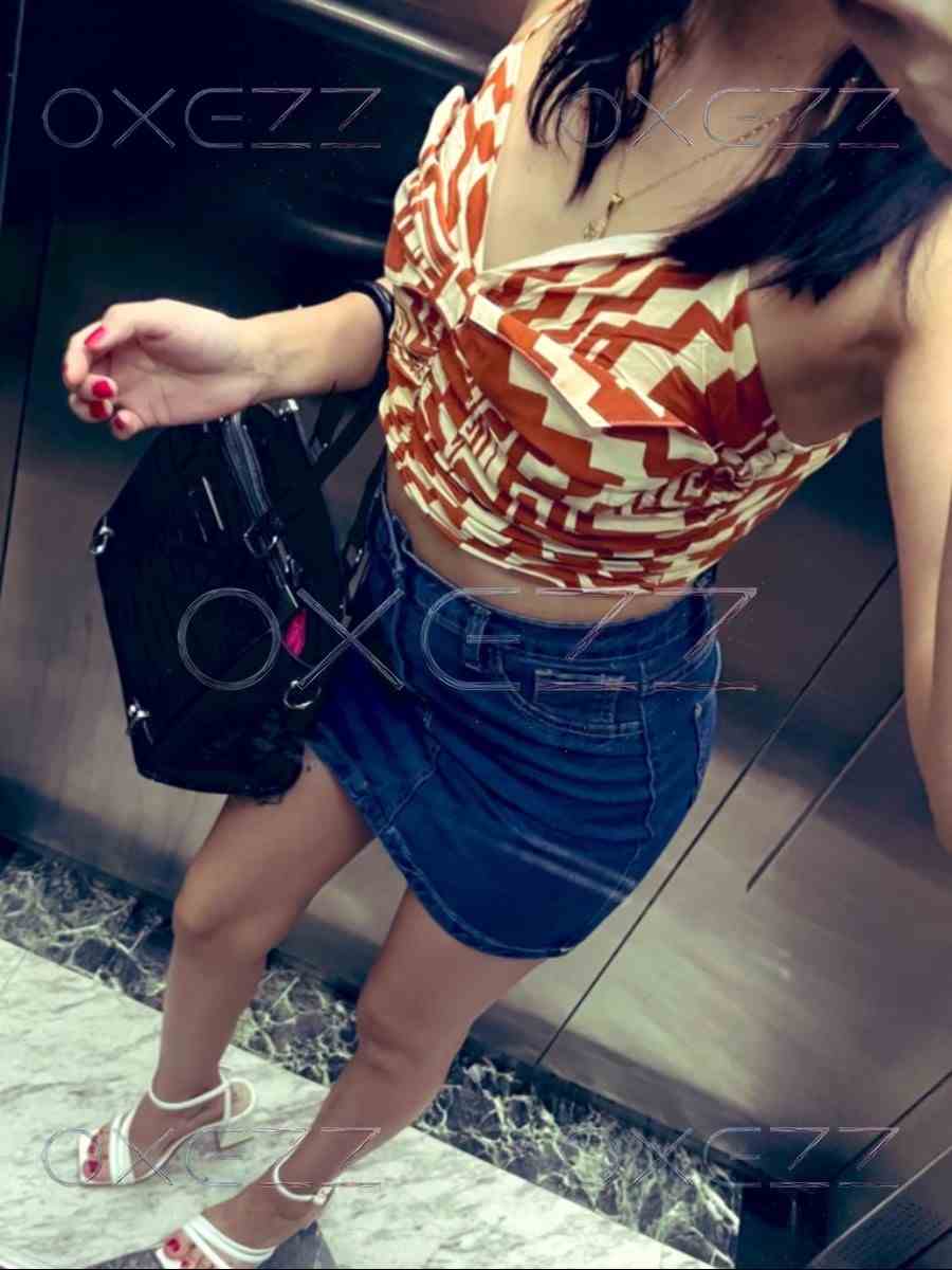 Hola soy Zara  Mtz 
Regia, encuentros en el centro de Mty 
21 años  Petite 
Complaciente un poco impuntual trabajando en ello 
Agenda un día antes solo agendo vía X 